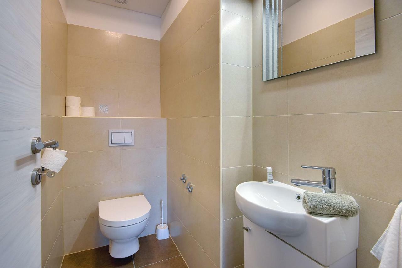 Villa Andrija Family Dream With Heated Pool At The Sea With Beautiful Garden, Outside Cinema And Kids Playground Fažana Extérieur photo